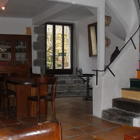 D'hotes Les Bienvenus Bed and breakfast Lagrasse